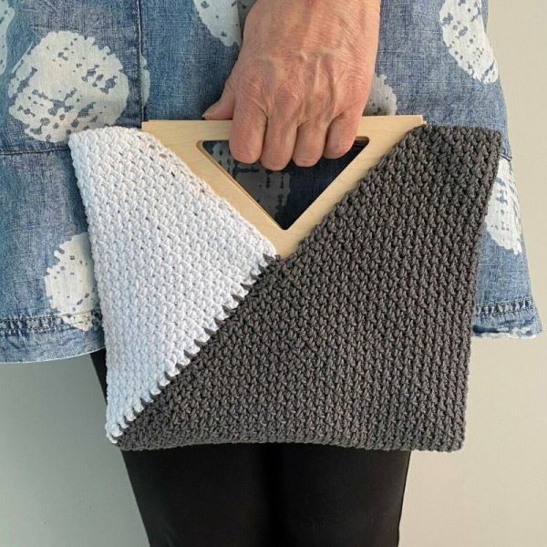 Crochet Bag Pattern - Triangle