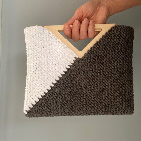 Crochet Bag Pattern - Triangle