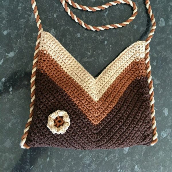 Crochet Shoulder Bag Pattern - V Chevron